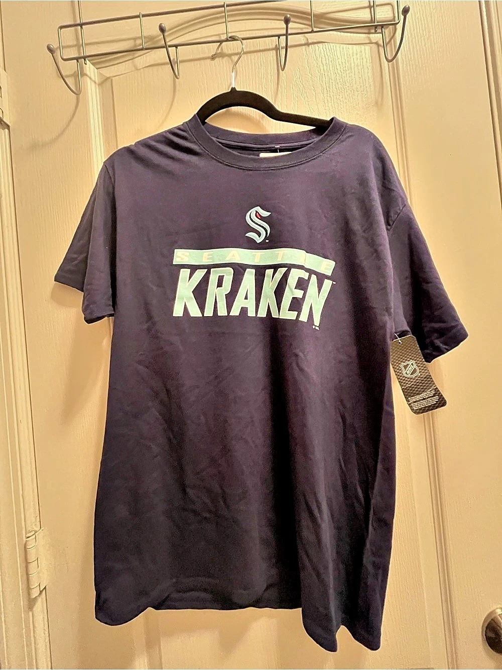New Era Seattle Kraken Graphic Tee Size Medium NWT